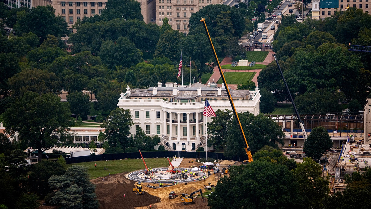 Tòa Tối cao 'gỡ rào' cho phòng khiêu vũ của ông Trump