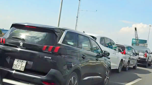 7 ôtô tông liên hoàn trên cao tốc TP HCM - Trung Lương