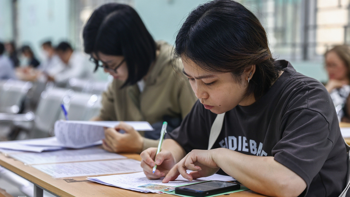 Người trẻ 'hẹp cửa' vào thị trường lao động