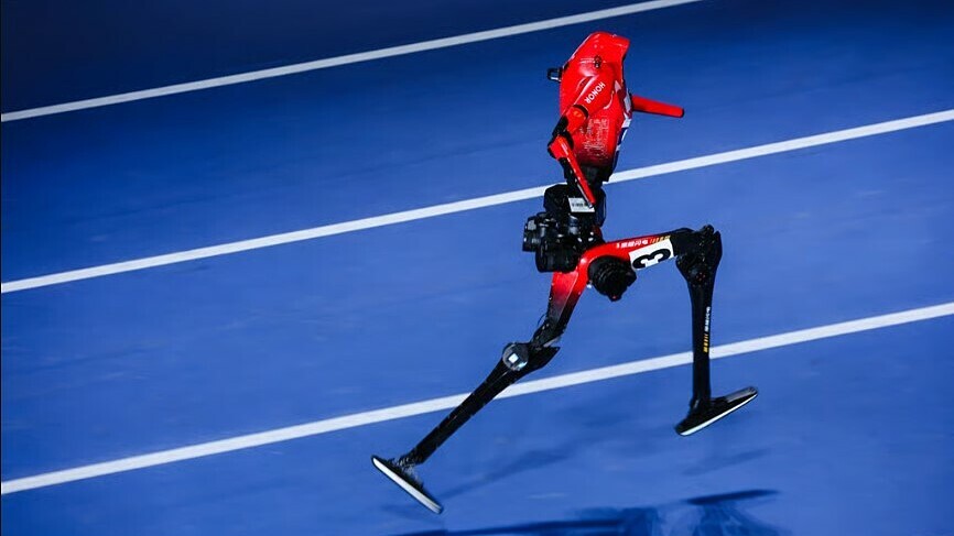 Robot hình người Trung Quốc phá kỷ lục chạy 100 m