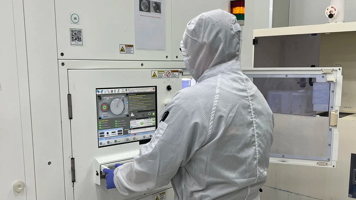 The fever to learn semiconductors to get into Samsung and SK Hynix