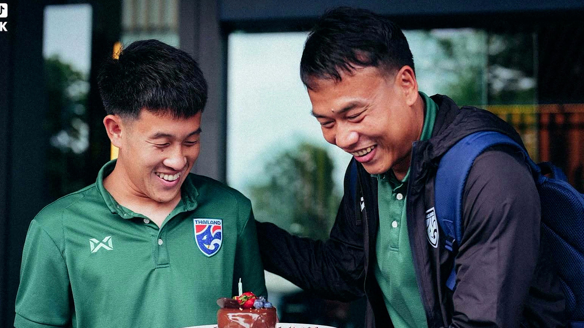 Tiền vệ Thái Lan được tổ chức sinh nhật trước khi sang Việt Nam đá chung kết