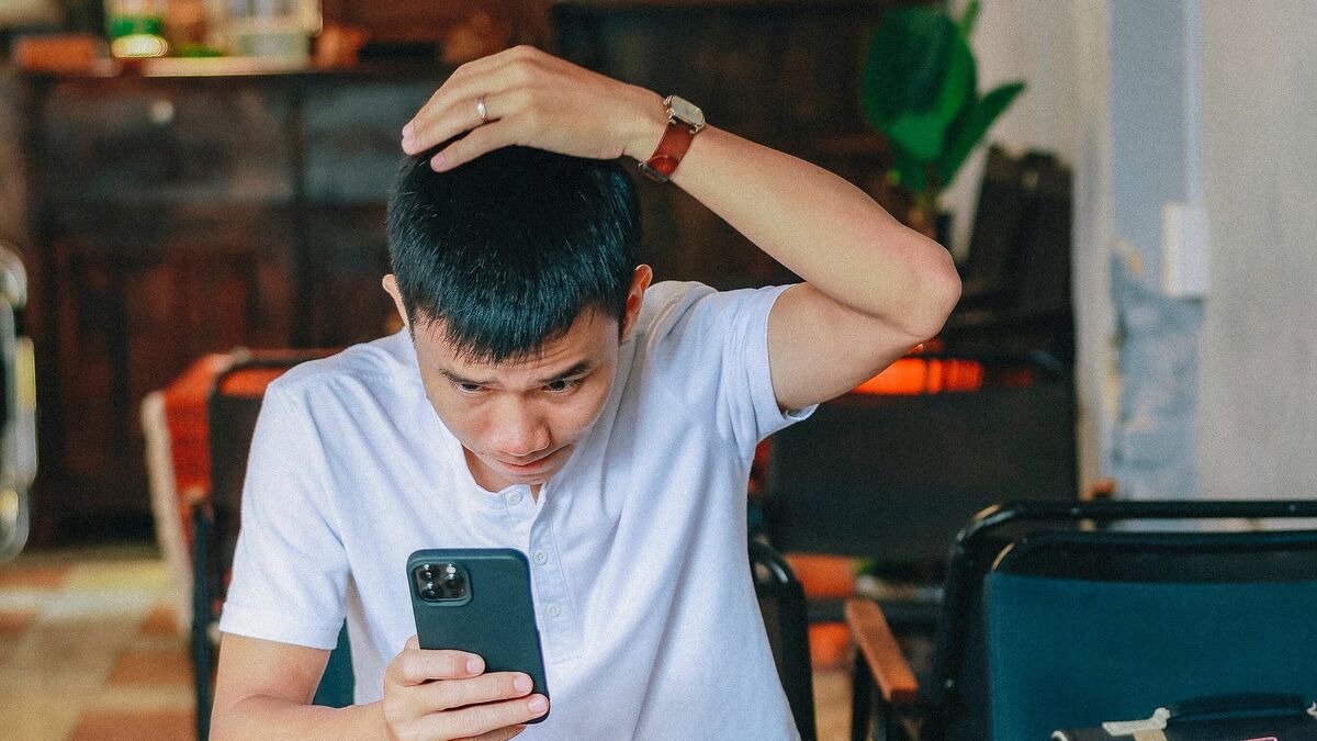 Điên tiết vì gọi hotline hãng hàng không chỉ thấy chatbot AI trả lời vô hồn