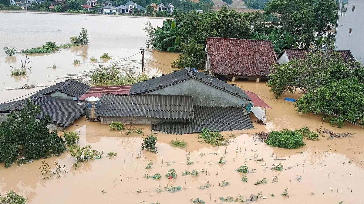 Bão số Narra suy yếu thành áp thấp nhiệt đới