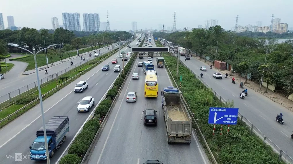 'Giữ khoảng cách an toàn thế nào khi liên tục bị điền vào chỗ trống?'