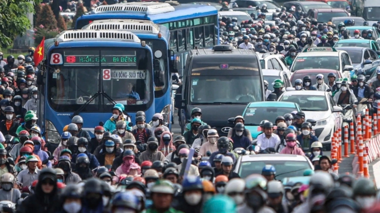 Quận 7 cũ đi Tân Bình 10 km: Xe máy 35 phút, xe buýt một tiếng rưỡi