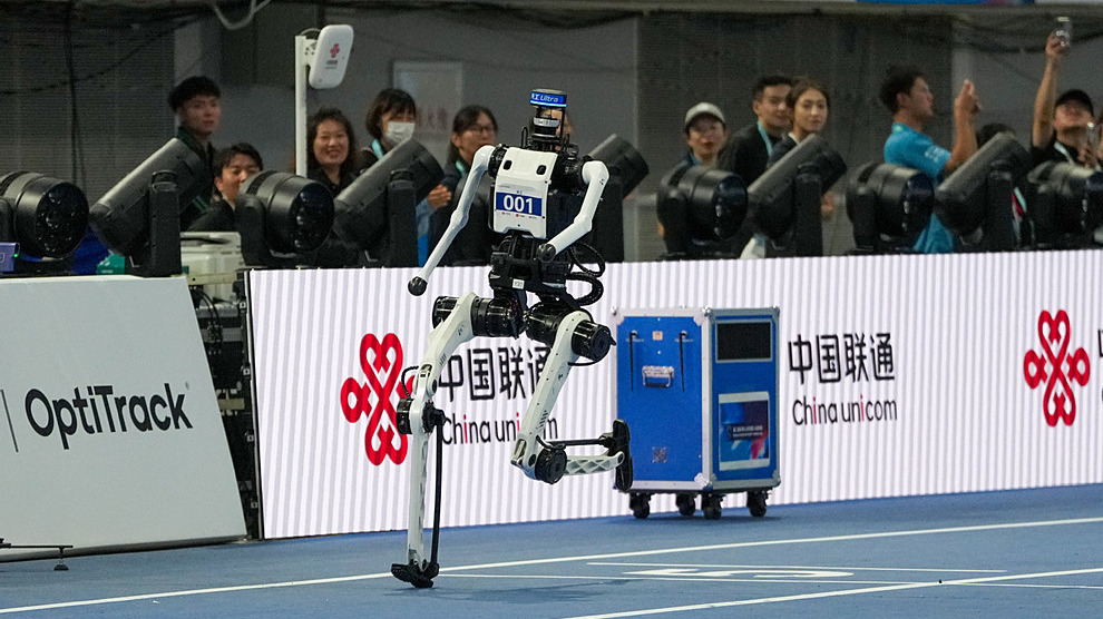 Giới hạn của con người bộc lộ qua kỷ lục nước rút của robot
