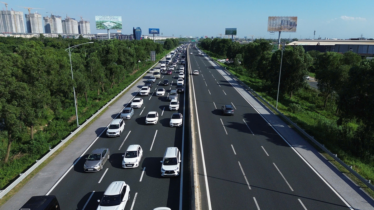Khoảng cách an toàn - bài học vỡ lòng về bạn đồng hành trên cao tốc