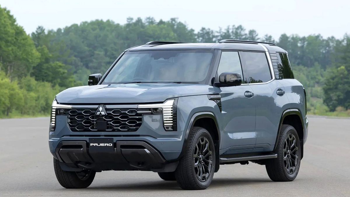 Mitsubishi Pajero thế hệ mới giá từ 49.300 USD