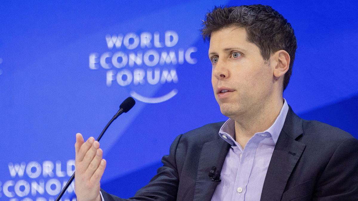 Sam Altman: OpenAI sẽ chế tạo robot hình người