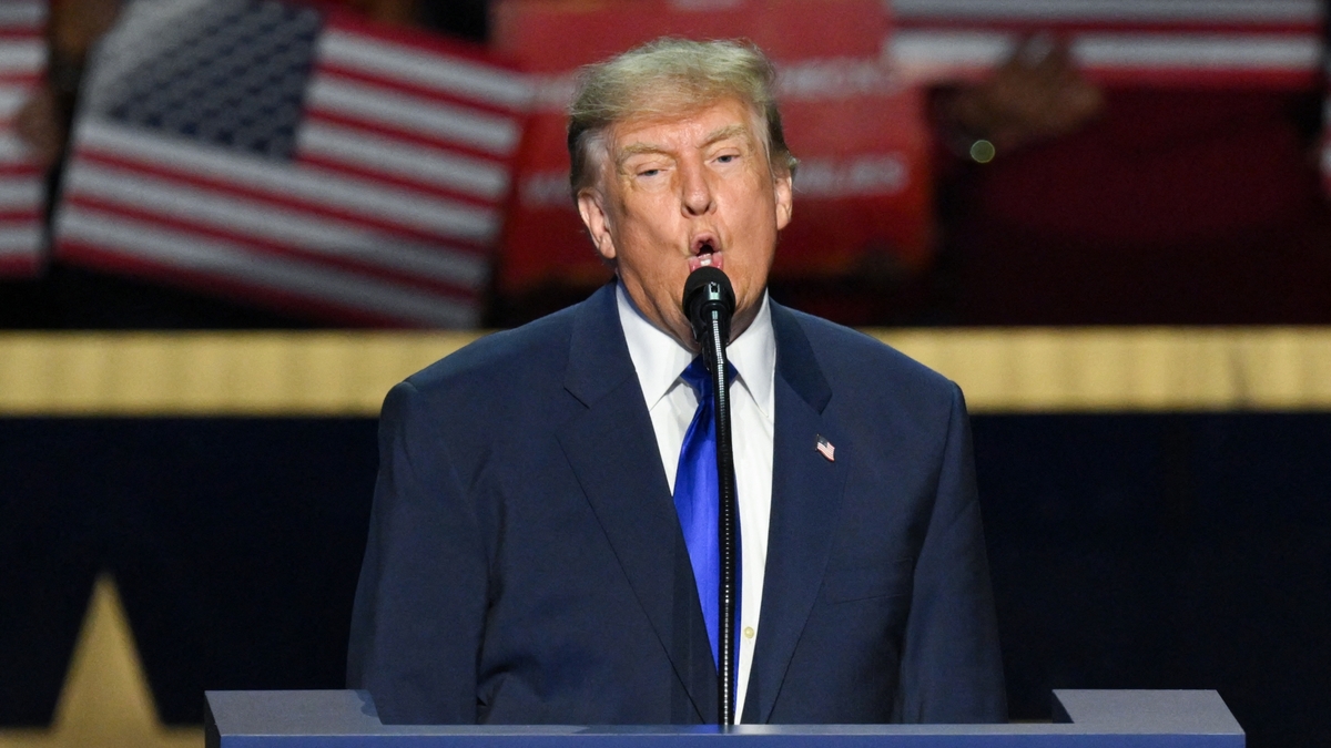 Lời hứa tặng 5.000 USD của ông Trump khả thi đến đâu?