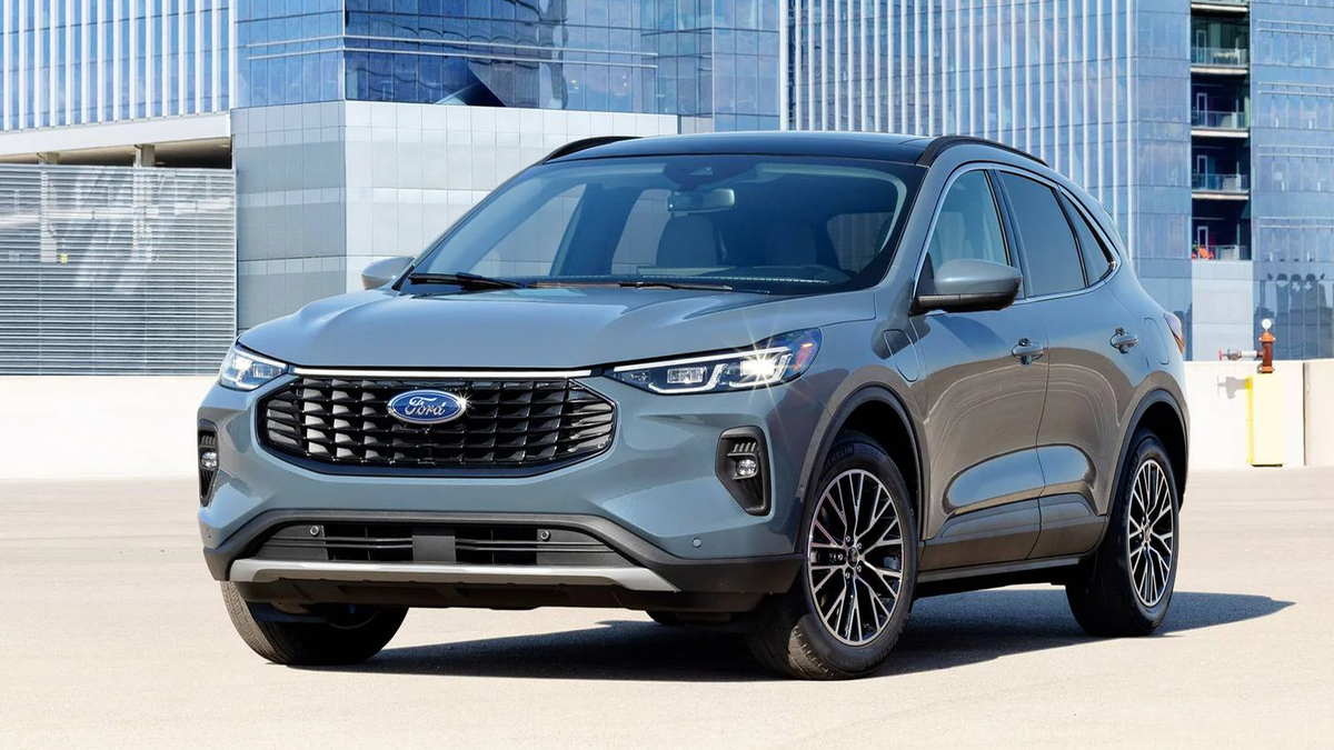 Chiếc Ford Escape cuối cùng có chủ sau 8 tháng nằm kho