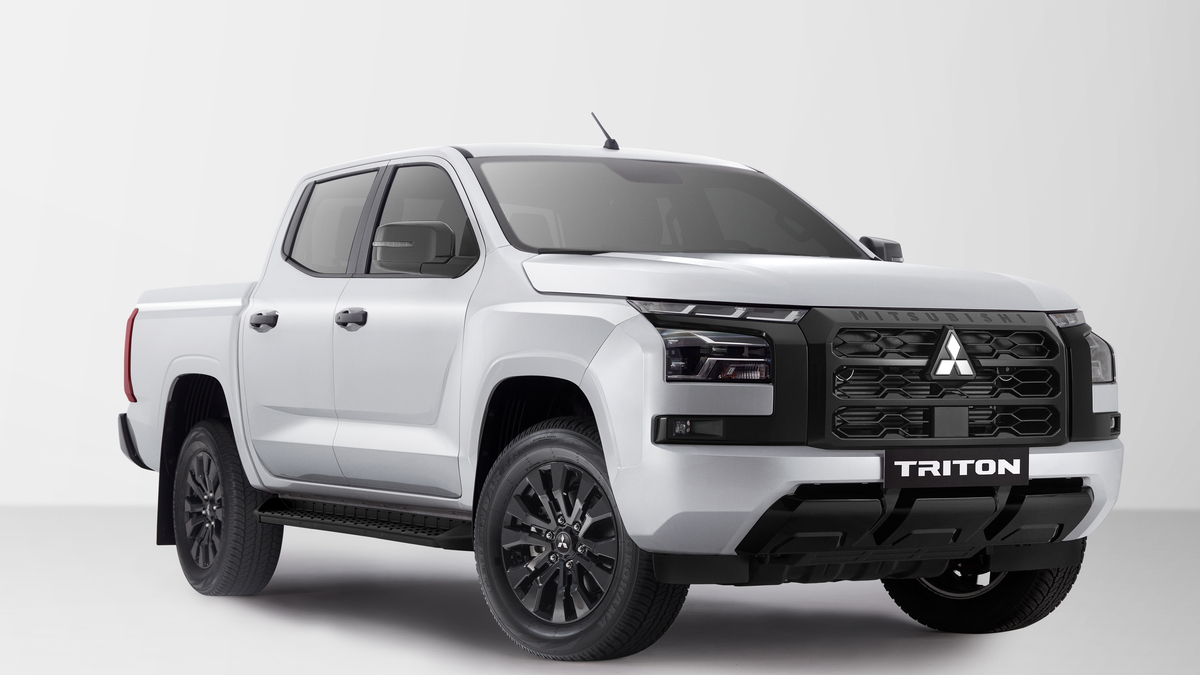 Mitsubishi Triton bản 4WD Premium ra mắt, giá 782 triệu đồng