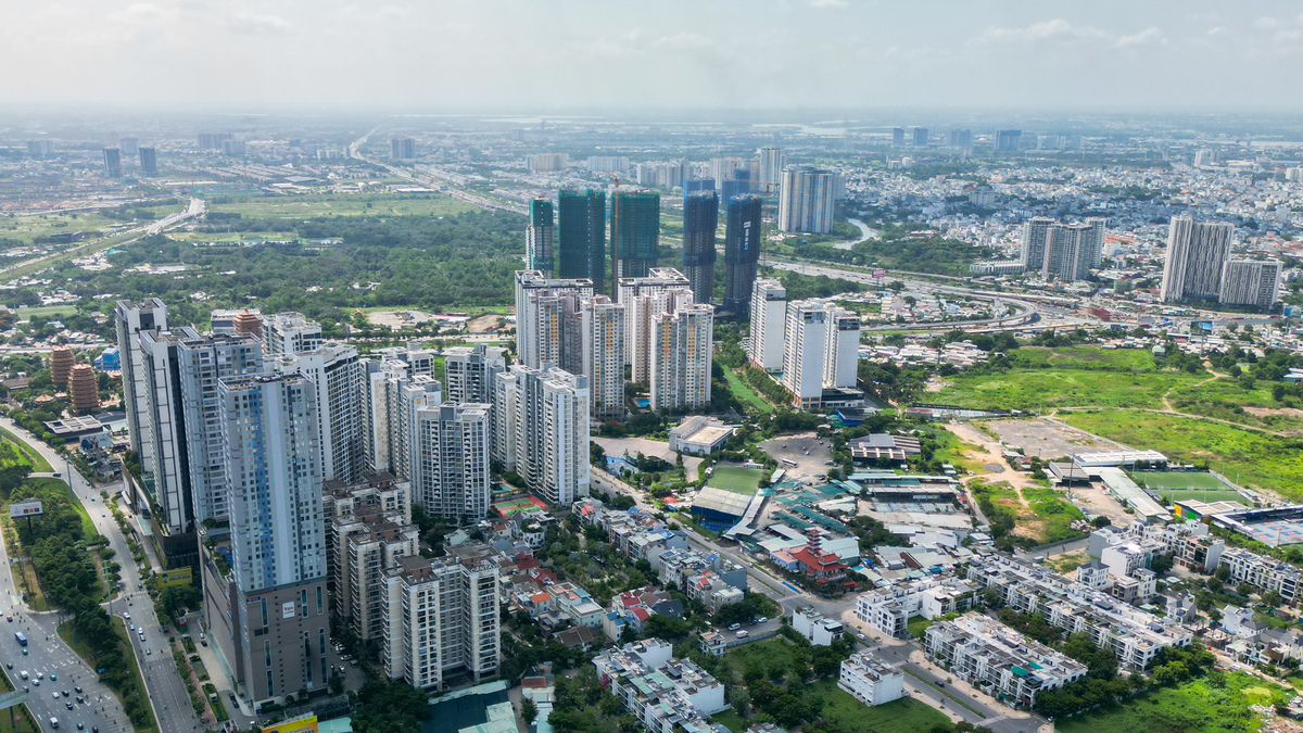 Giao dịch nhà đất giảm sâu trong "tháng Ngâu"