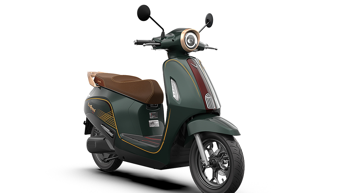 VinFast ra mắt xe máy điện đi 262 km một lần sạc