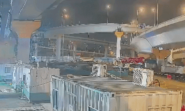 Ôtô bay khỏi đường trên cao, ba người thiệt mạng