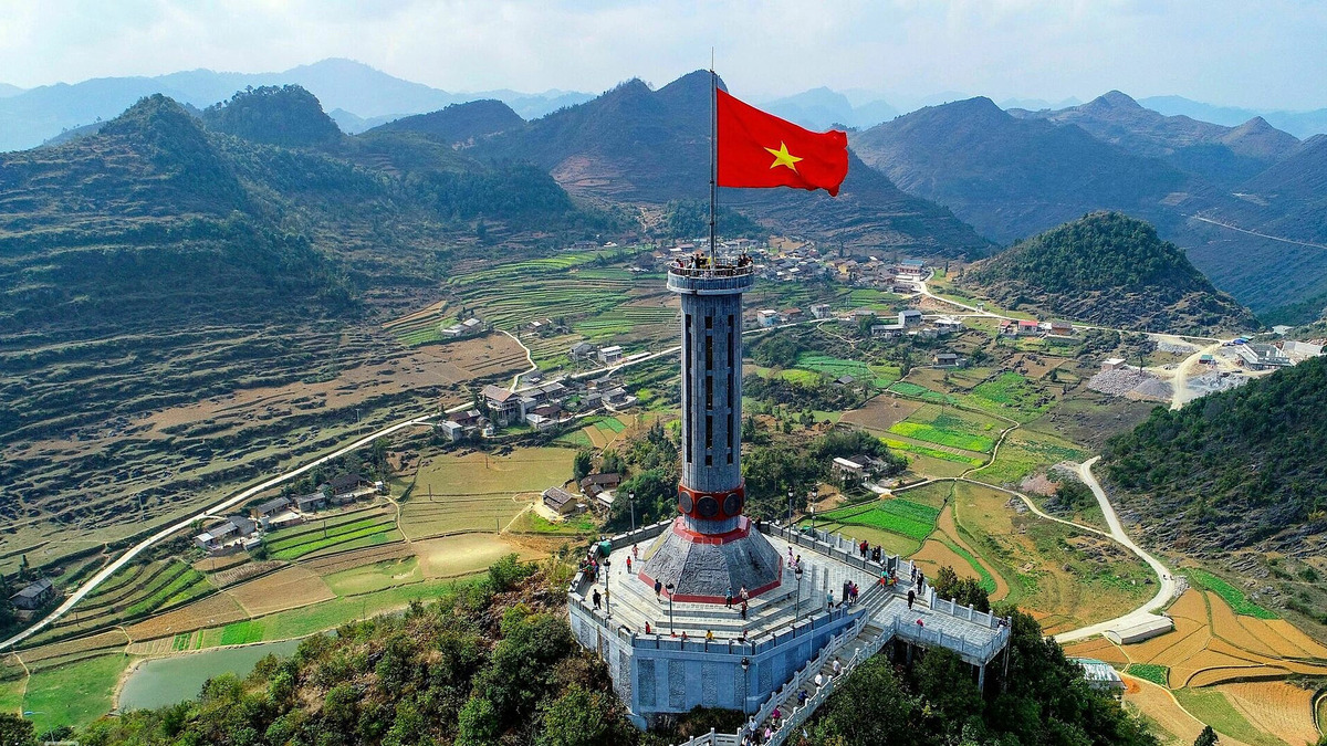 Kinh tế Quy hoạch Hạ tầng Bất động sản Du lịch Bầu Hiển muốn nghiên cứu quy hoạch khu phố cổ Đồng Văn - cột cờ Lũng Cú 6.000 ha