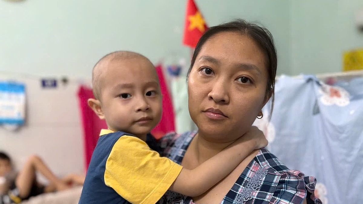 Hành trình vượt khó của gia đình với bệnh nhi mắc ung thư máu