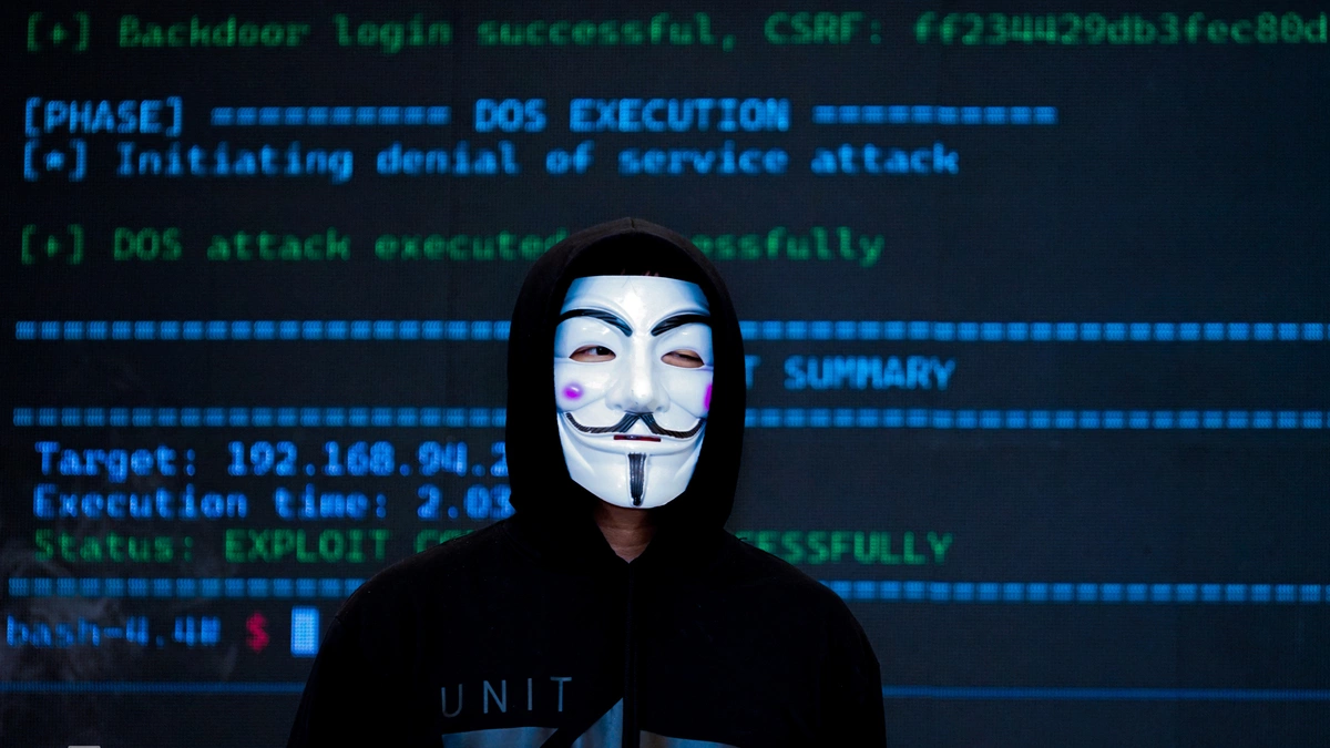 Hacker 17 tuổi tạo trợ lý AI thâm nhập nền tảng của Microsoft
