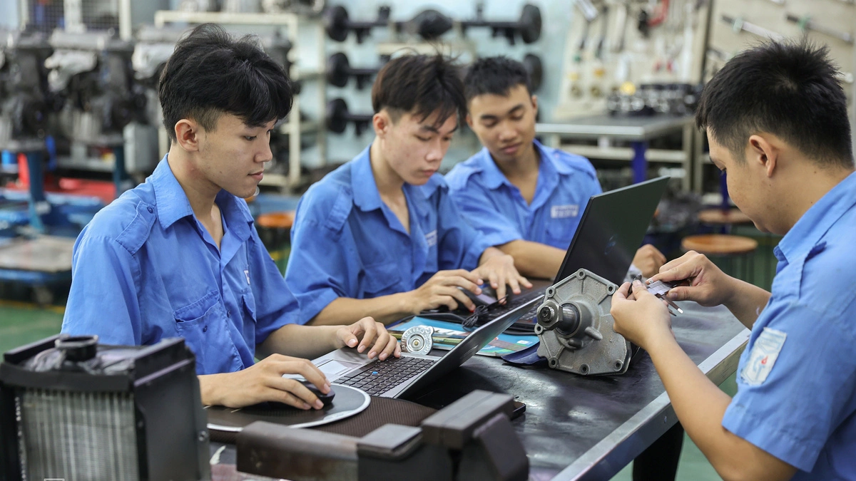 TP.HCM đề xuất hỗ trợ học phí đến 7 triệu đồng/tháng cho sinh viên ngành trọng điểm: Thầy Cavin phân tích cơ hội 233a9306 1790992346 3575 1790992433
