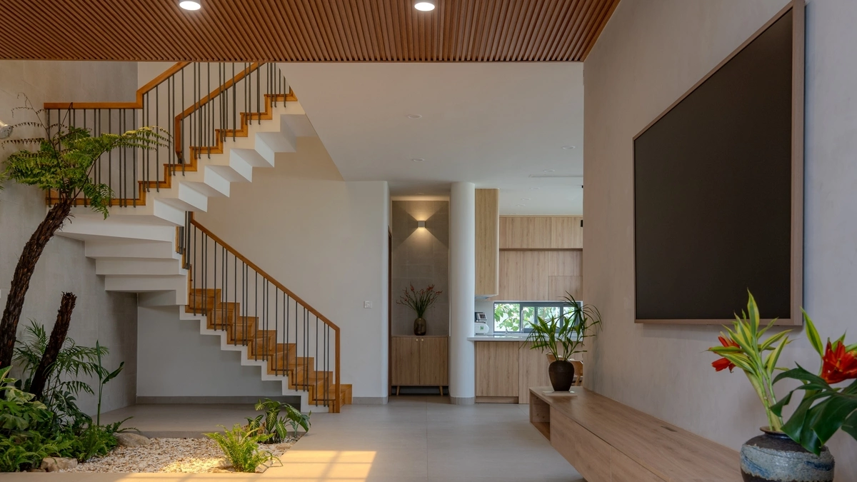 Ngôi nhà "tự thở" nhờ các khoảng rỗng, mảng xanh