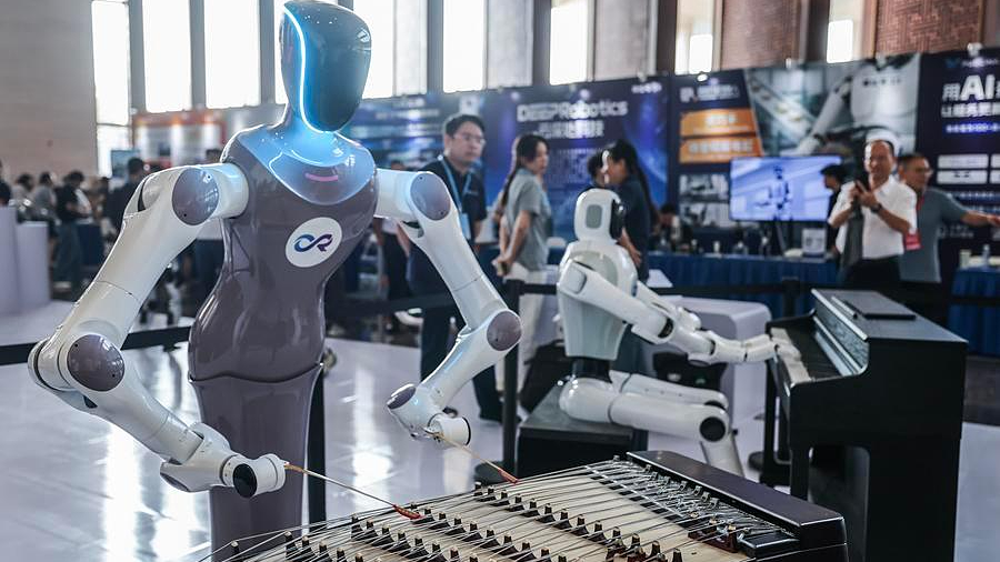 AI 'hiện thân' để bước chân vào đời thực