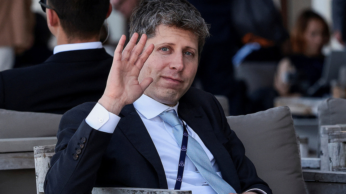 Sam Altman: "Thế giới nên chấp nhận những điều tồi tệ của AI"