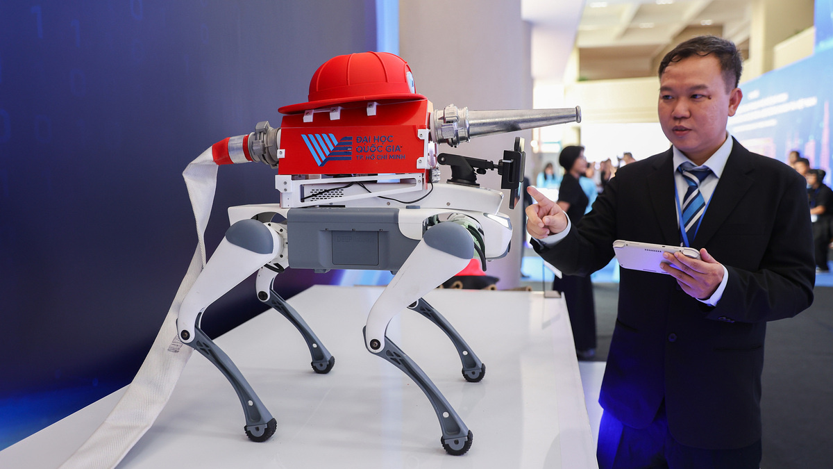 Đột phá bán dẫn và robot AI Việt Nam: Định hướng thế hệ trẻ cùng Thầy Cavin 1791886872640a72367a7f662631834adca06a72e 1792048244