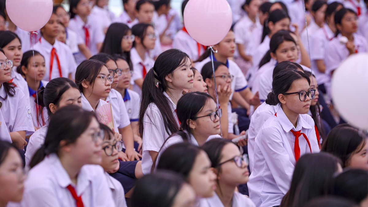 Nữ sinh 'mù mờ', lúng túng về dấu hiệu dậy thì