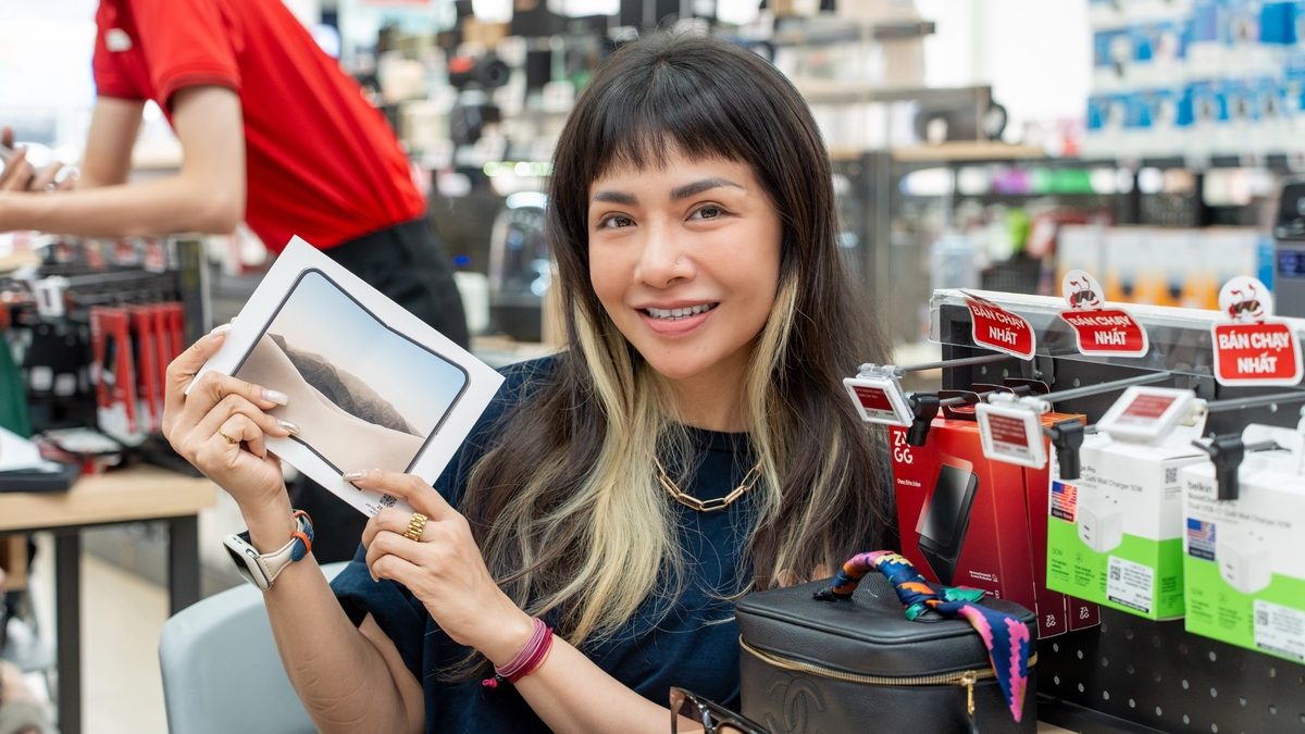 iPhone Duo bắt đầu mở bán toàn cầu