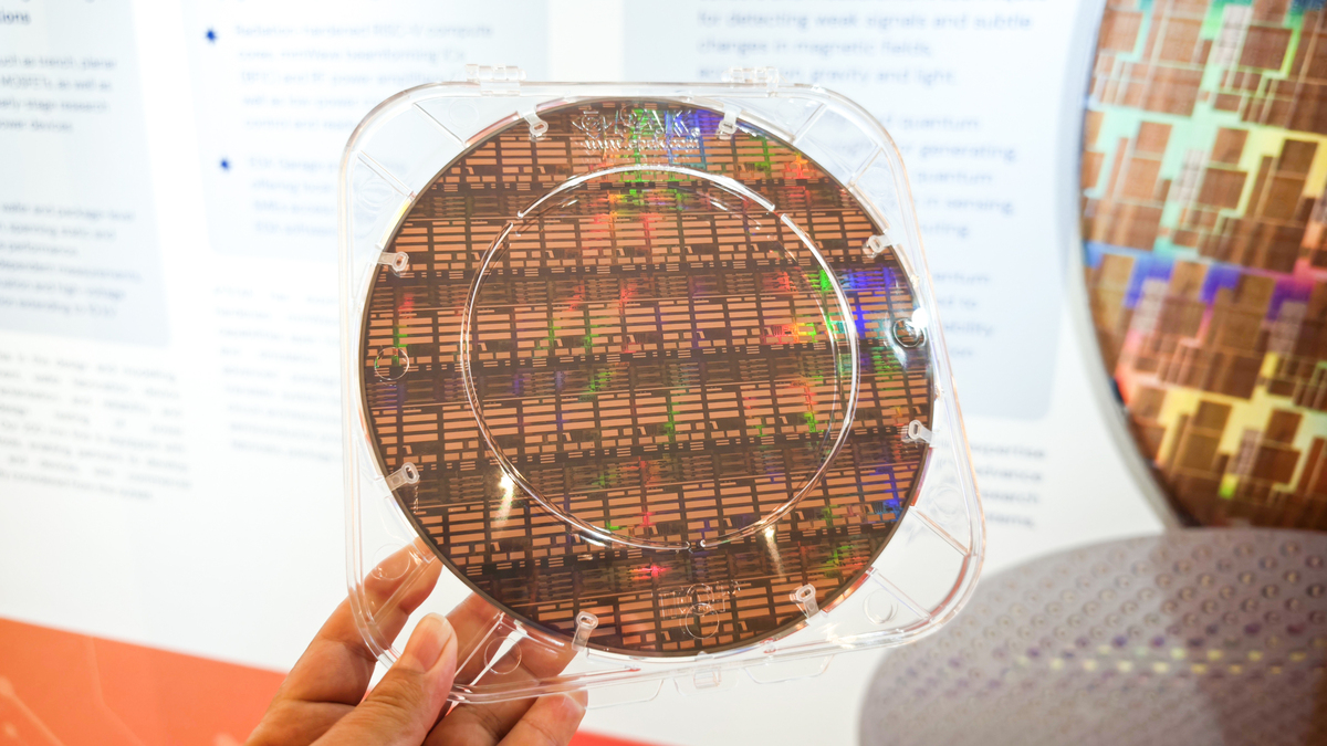 "Đánh đổi" của Trung Quốc khi sản xuất chip không EUV