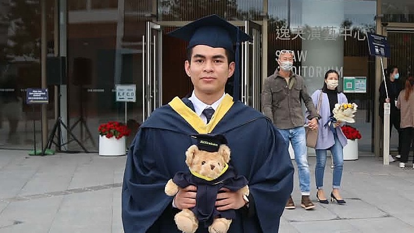Chàng trai Olympic quốc tế rời đại học top 10 châu Á về dạy trường chuyên